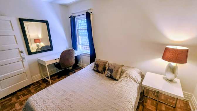 Laure's room