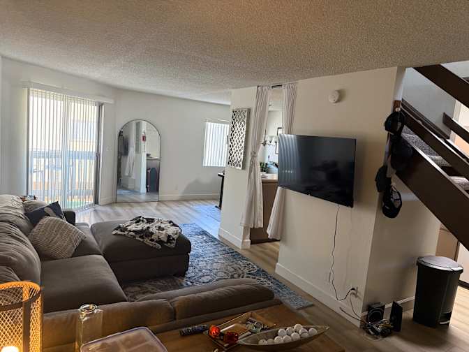 Jordan C.'s room
