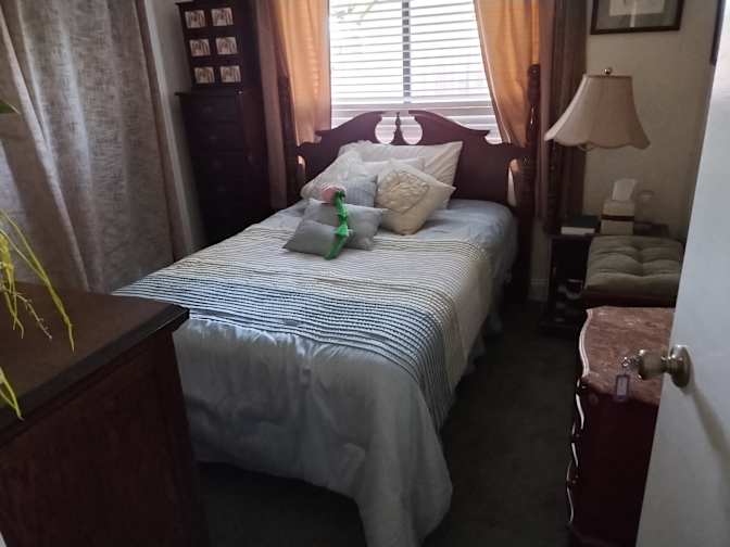 Darlene K Starr's room