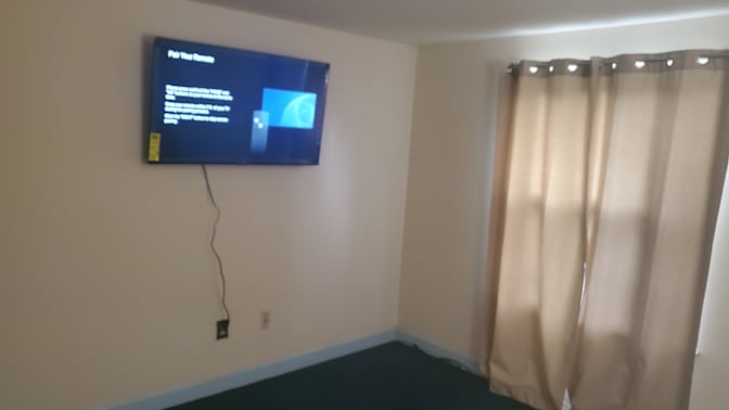 Enrique's room