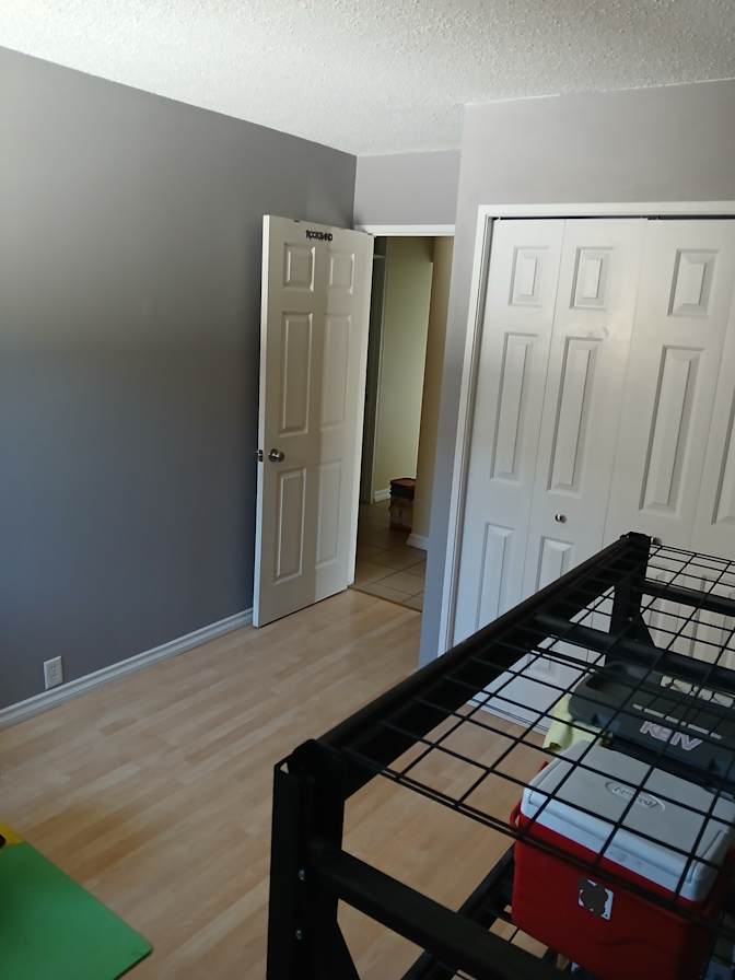 Southwest Calgary - Photo 4