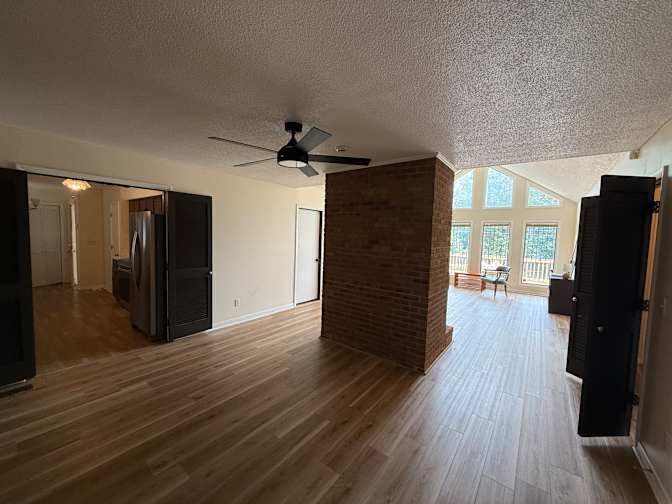 Luis's room