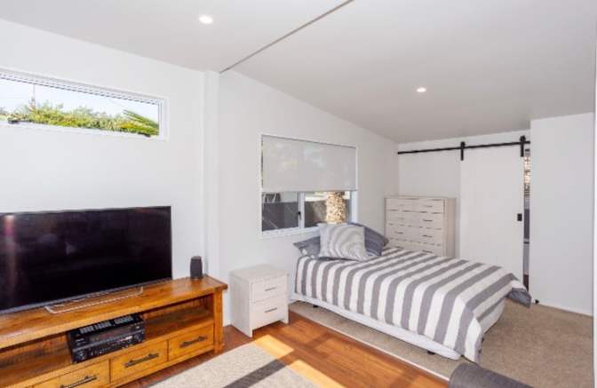 Mark Walls's room