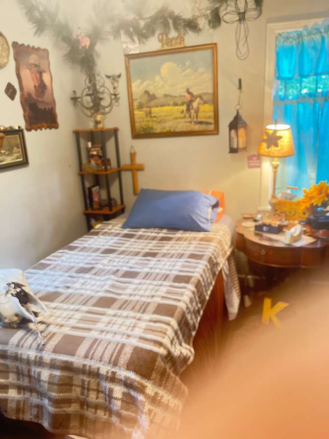 Ginger Hathaway's room