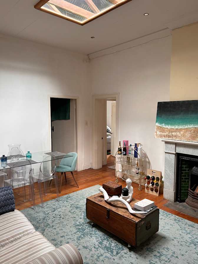 Vernon's room