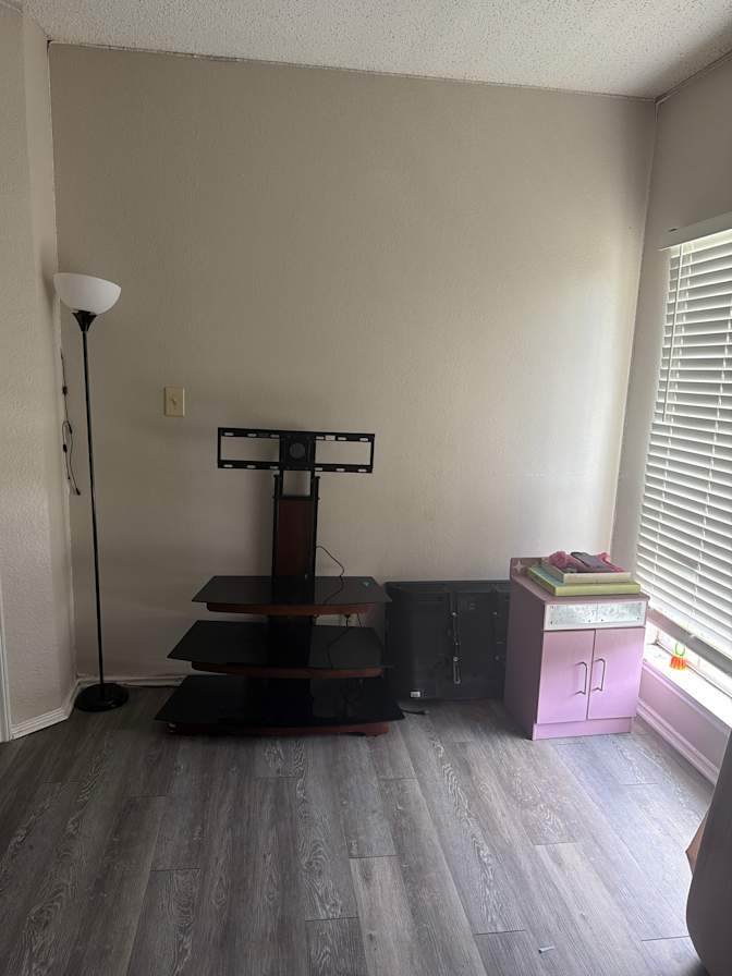 Decharion's room