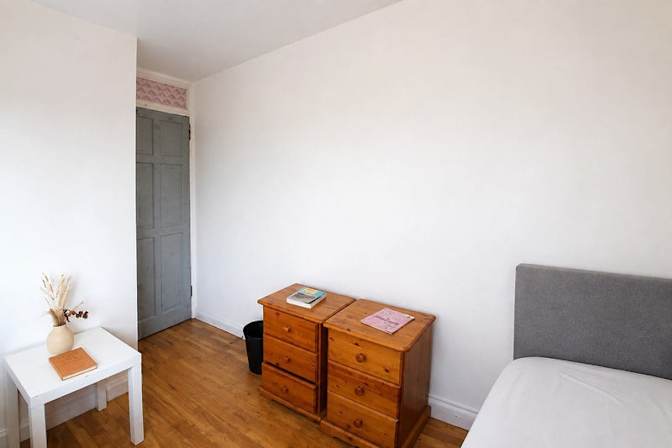 LDS Property Finder's room