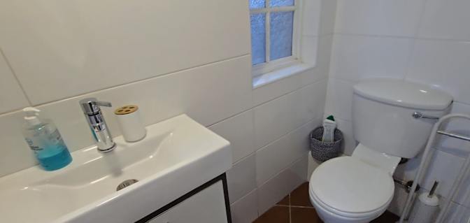 Green Point Tree House's room