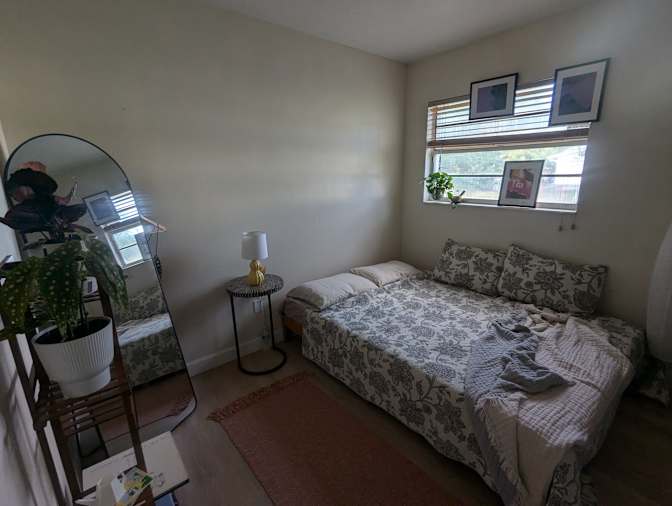 DANIEL's room