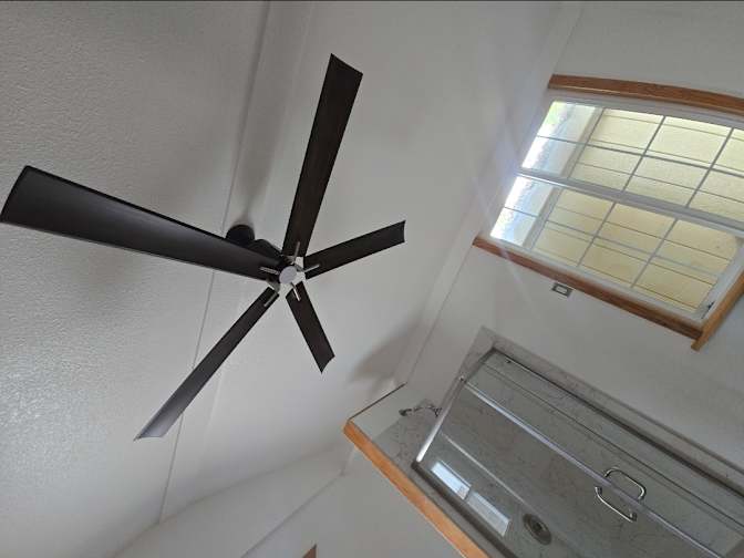 Juan C Gonzalez's room