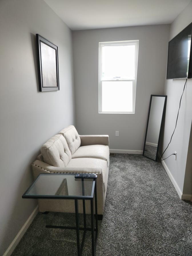 B.'s room