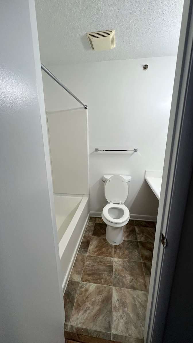 Alcove Rooms's room