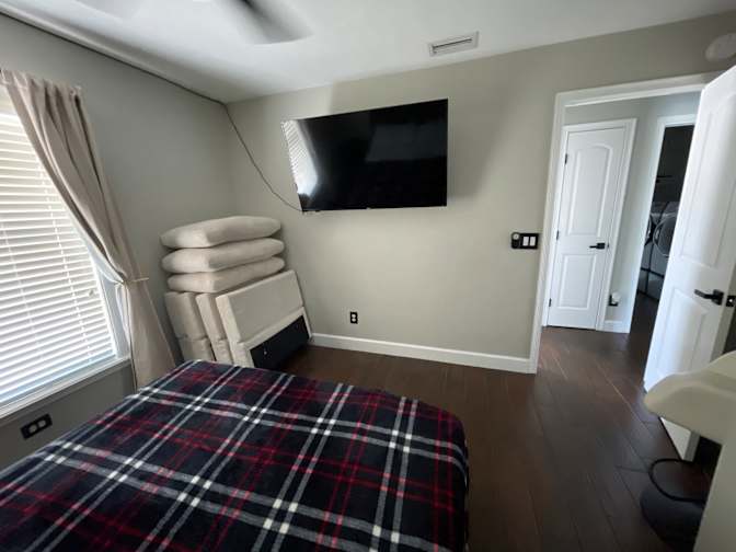 Carlos's room