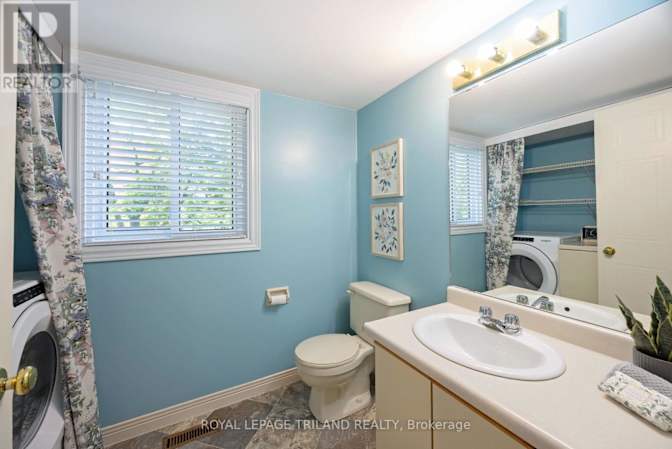 Zafer Alabbas's room