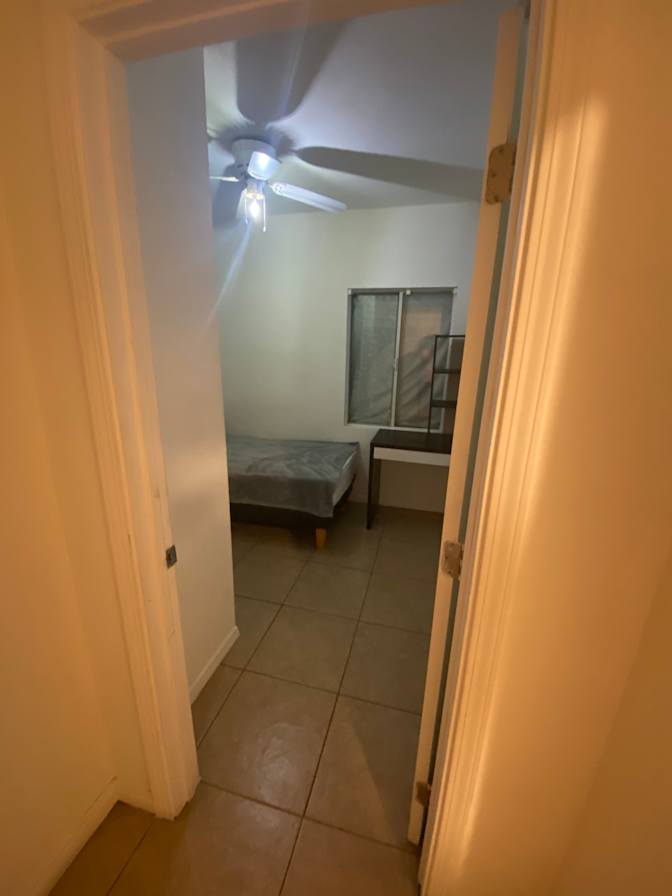 Eljey's room