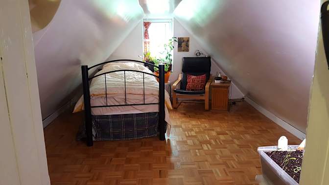 Annie's room