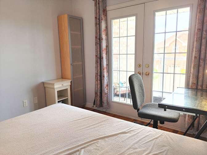 Linda's room