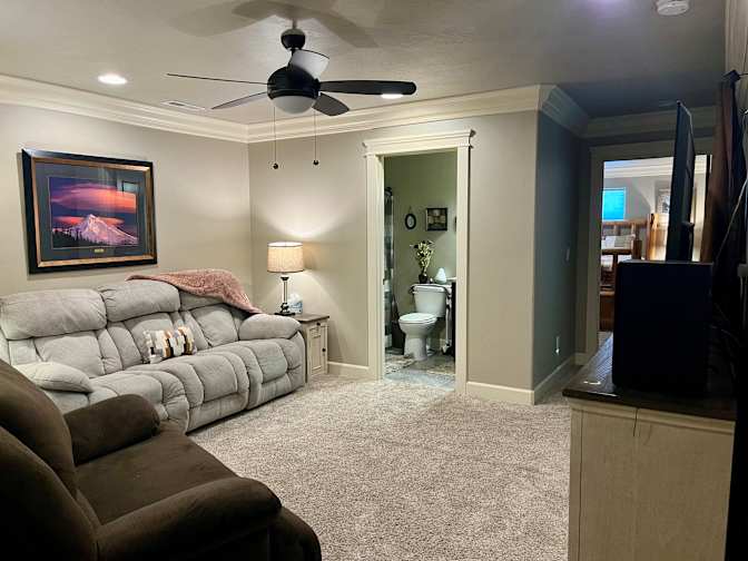 Mike & Tammy's room