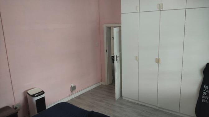 Donovan's room