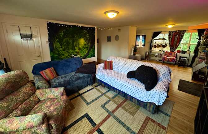 James Lockard's room