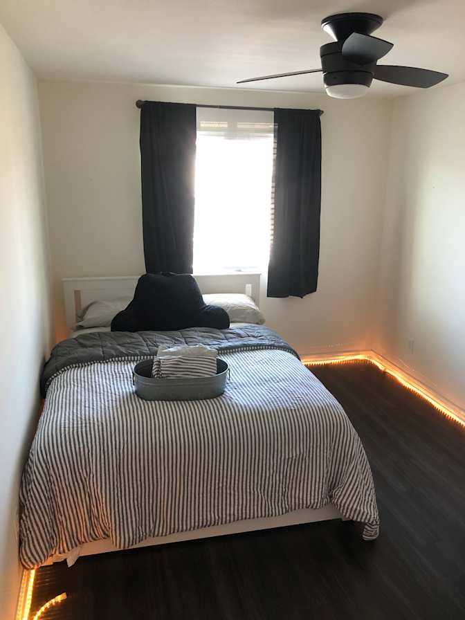 Dallas Earle's room