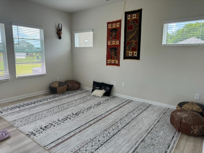 Alcove Rooms's room