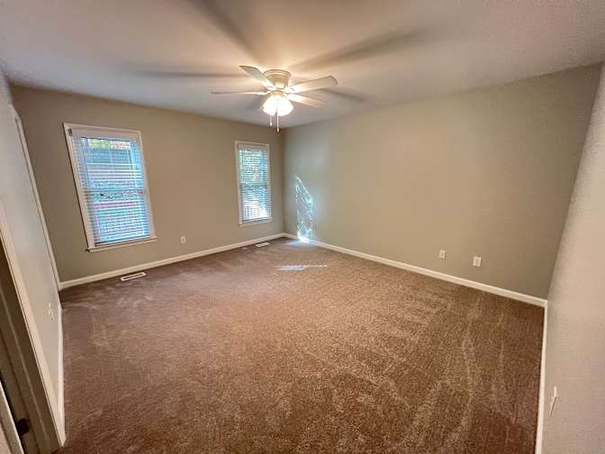 Alcove Rooms's room