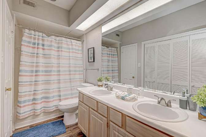 Caroline Henny's room