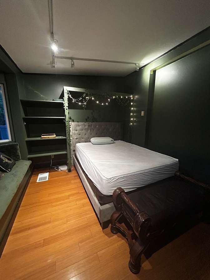 Hailey's room