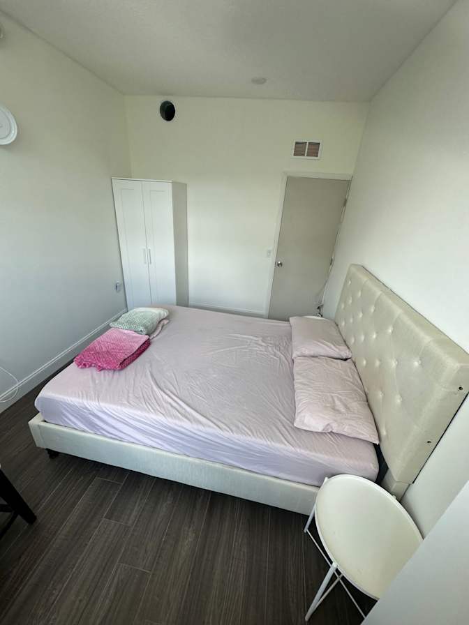 Joselyn Castro's room