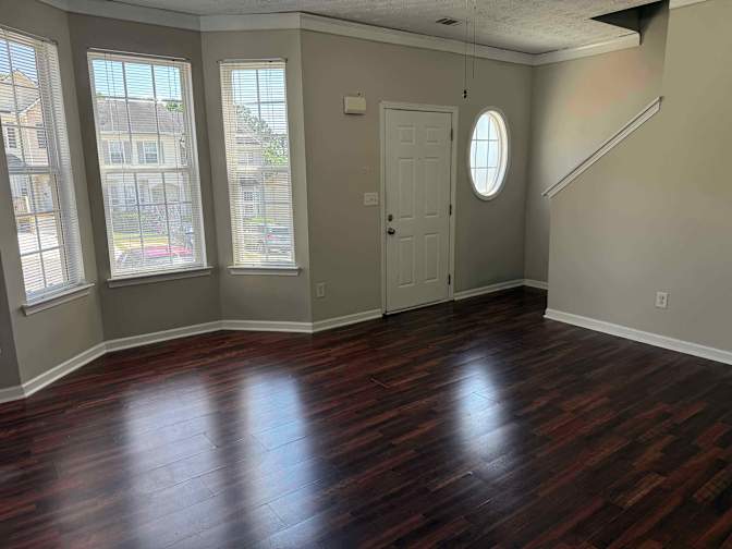 Alcove Rooms's room