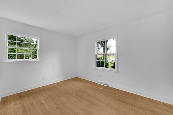 lifedoorrentals's room