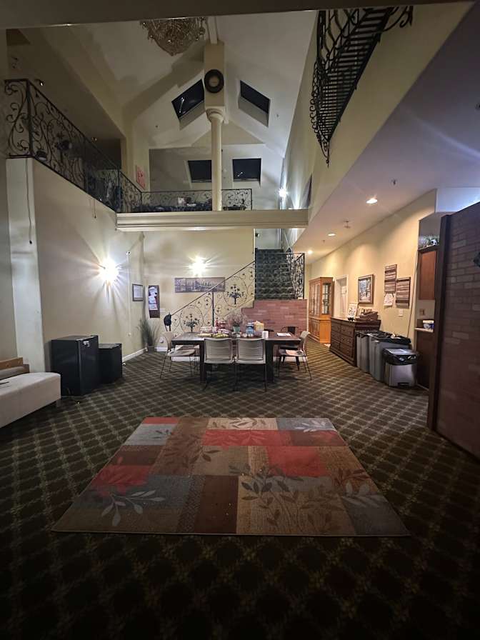 Forward Vision Spaces's room