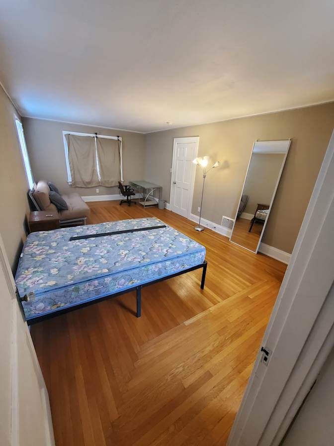 Omny's room