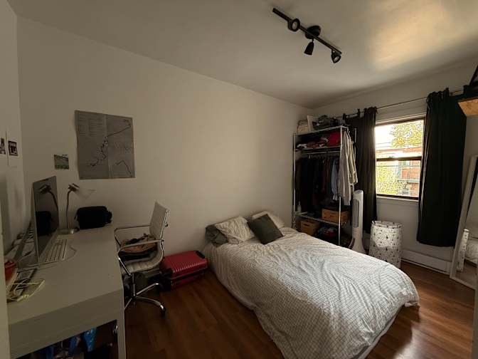 Summer Sage Shaw's room