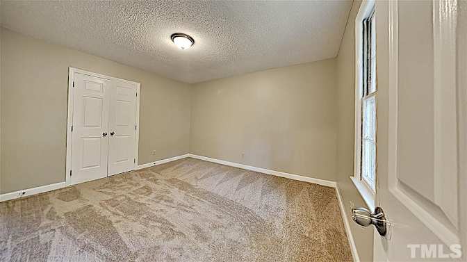 Alcove Rooms's room