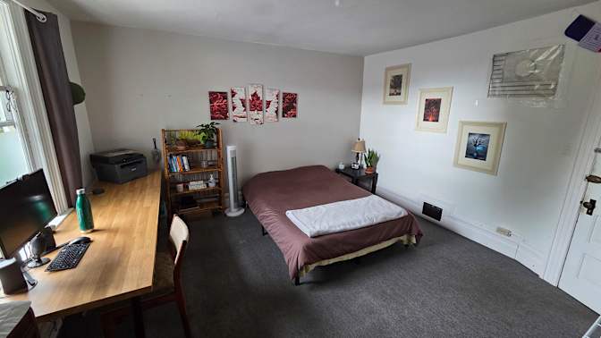 Lyle Povah's room