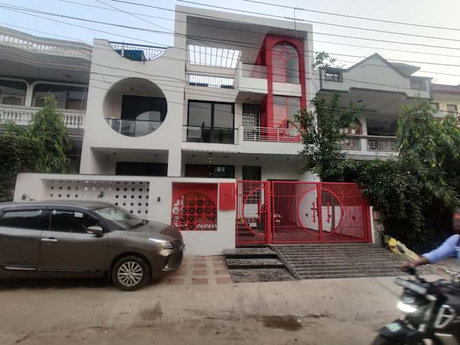 Neeraj's room