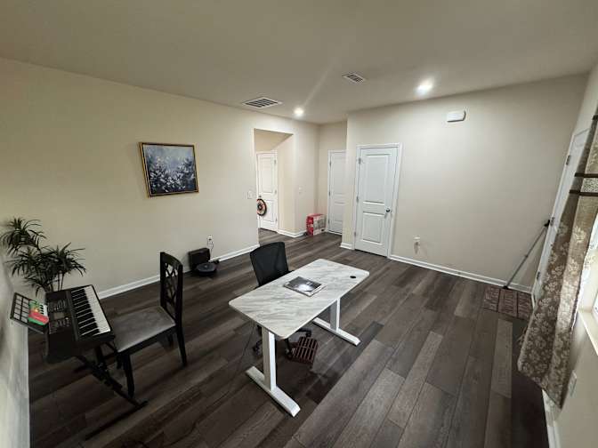 Alcove Rooms's room