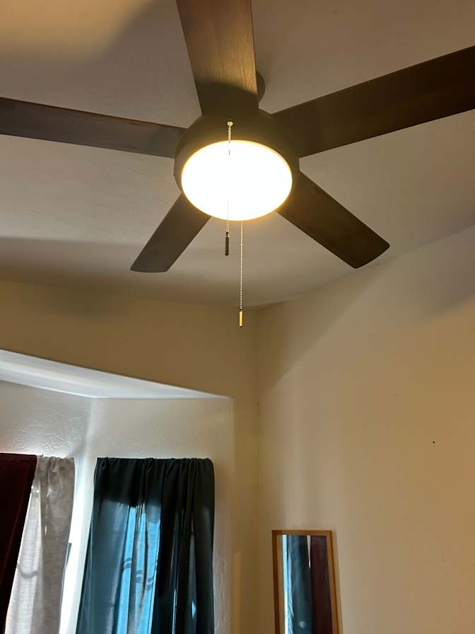 kiyoumarceFaridian's room