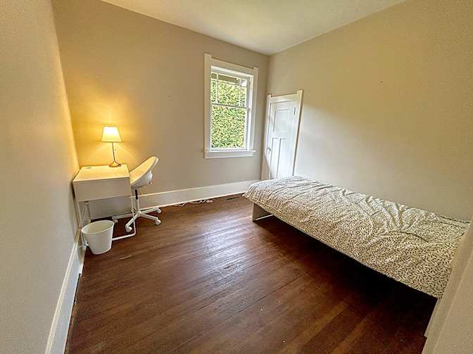 Shirin's room