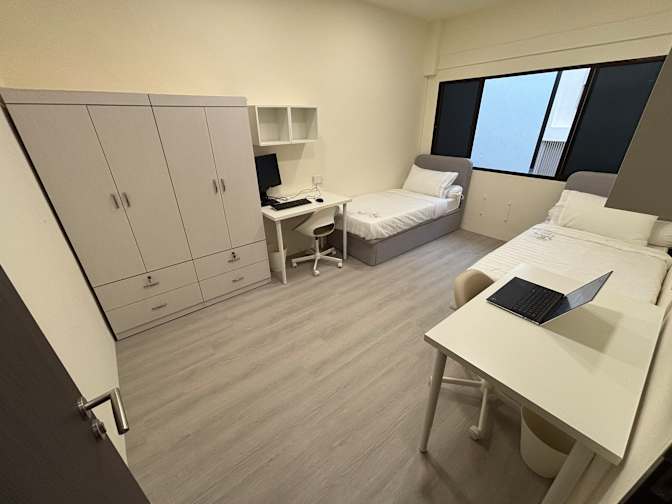 Harry Lee's room