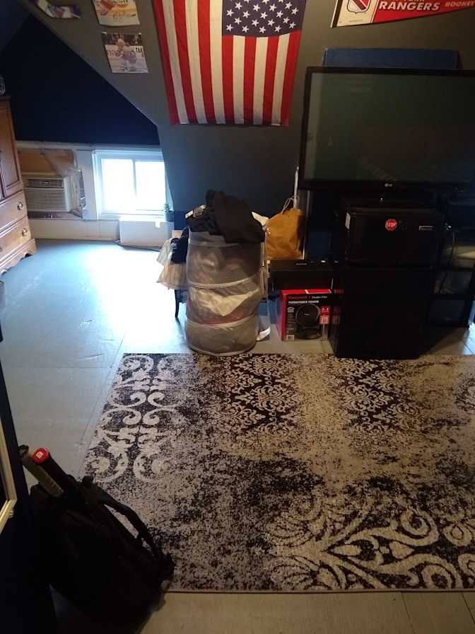 Yong's room