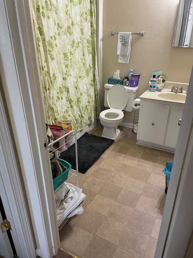Alicia's room