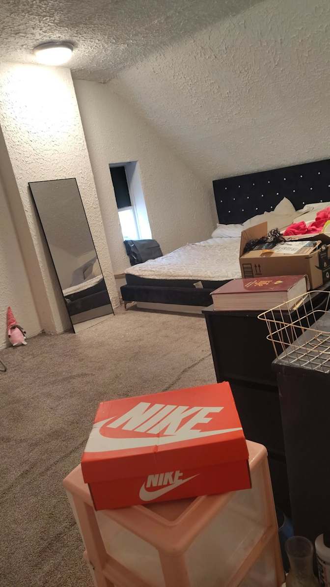 Cleo Guthridge's room