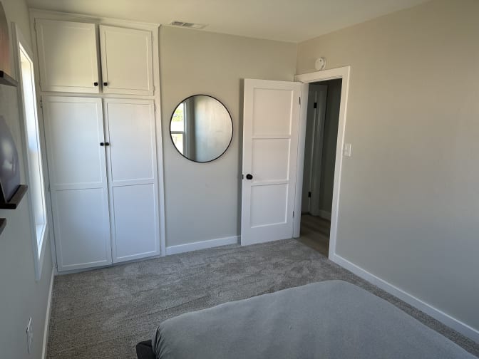 Andres's room