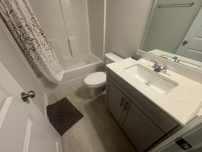 Alcove Rooms's room