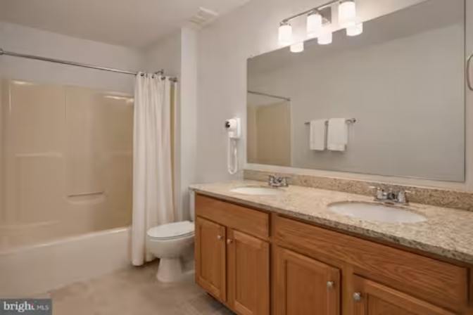 Luxury Properties's room
