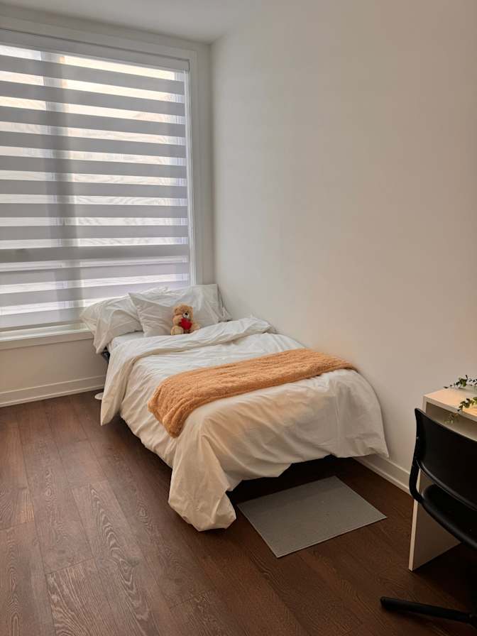 Housingfouryou's room