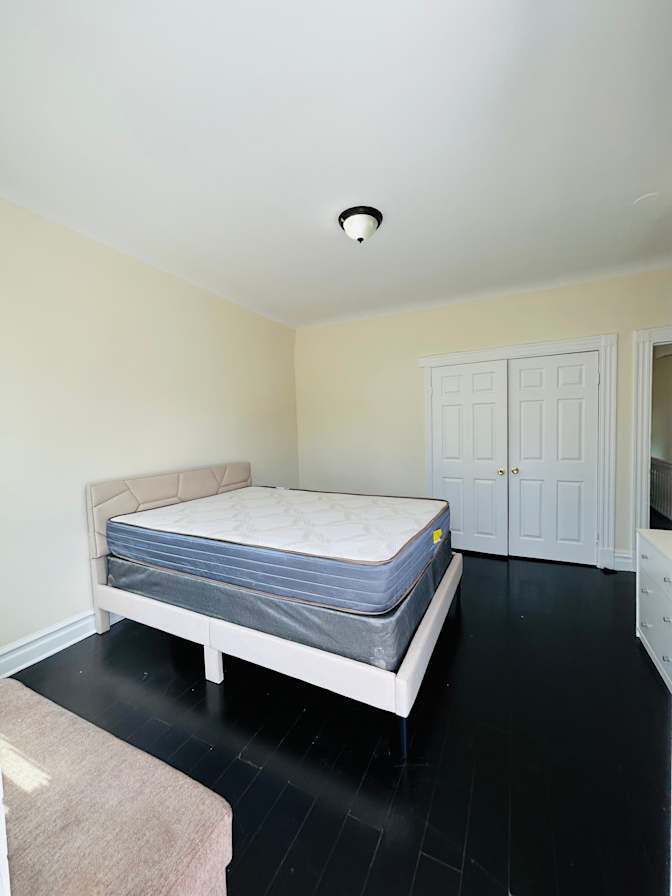 Mo's room